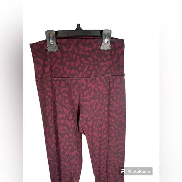 Lululemon align high rise legging - Picture 2 of 5